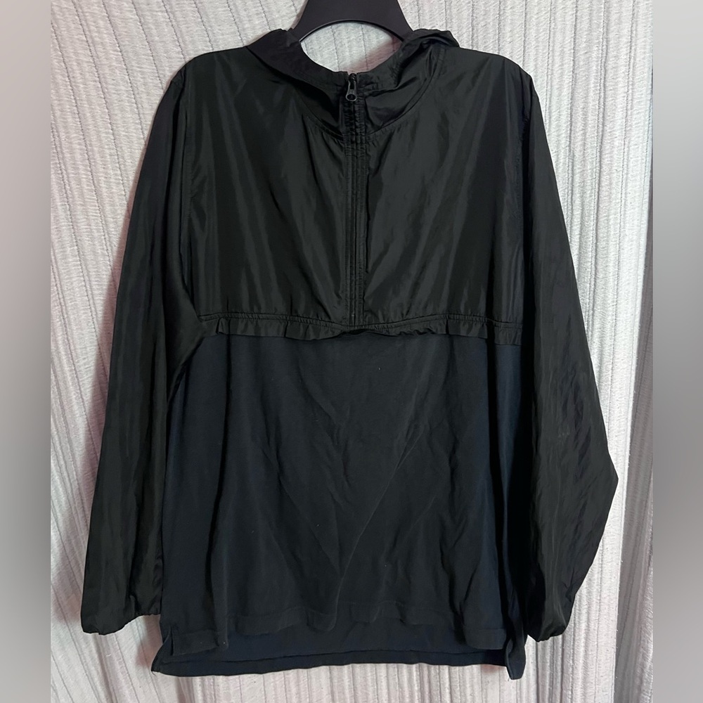 Under Armour Men's Black Windbreaker Pullover